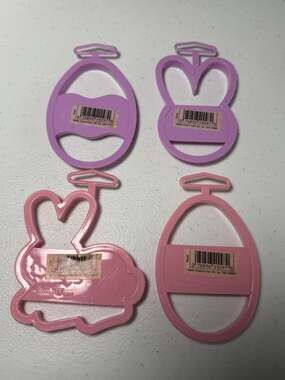 Wilton Vintage Cookie Cutters Lot of 4 Plastic 1993 Bunny Easter Eggs Rabbit